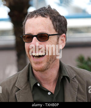 Ethan Coen arriva a una foto chiamata per il film 'Inside Llewyn Davis' durante la 66annuale internazionale di Cannes Film Festival di Cannes, Francia il 19 maggio 2013. UPI/David Silpa Foto Stock