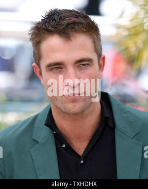 Robert Pattinson arriva a una foto chiamata per il film "Rover" durante la 67th annuale internazionale di Cannes Film Festival di Cannes, Francia il 18 maggio 2014. UPI/David Silpa Foto Stock