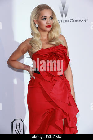 Rita ora arriva al ventiduesimo amfAR Cinema contro AIDS gala 2015 all'Hotel du Cap-Eden-Roc di Antibes, in Francia il 21 maggio 2015. L'evento, che si tiene ogni anno durante l'annuale Festival del Cinema di Cannes, raccoglie fondi per la ricerca sull'AIDS. Foto di David Silpa/UPI Foto Stock