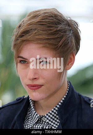 Raph arriva a un photocall per il film "Un Loute (Lasco Bay)' durante la sessantanovesima annuale internazionale di Cannes Film Festival di Cannes, Francia il 13 maggio 2016. Foto di David Silpa/UPI Foto Stock