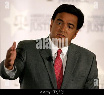 Candidato presidenziale democratico New Mexico Gov. Bill Richardson parla di un forum del processo democratico di candidati presidenziali ospitata dalla Associazione americana per la giustizia a loro 2007 Convegno annuale di Chicago di Domenica, 15 luglio 2007. (UPI foto/Brian Kersey) Foto Stock