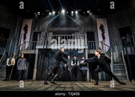 Membri del cast durante una prova generale prima della apertura della frazione a Shakespeare's Rose Theatre di York. Foto Stock