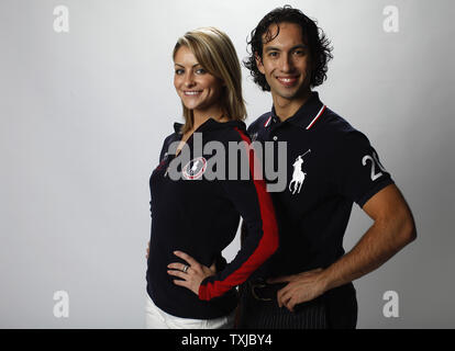 Ballerini ghiaccio Tanith Belbin (L) e Ben Agosto posare per un ritratto al 2010 Stati Uniti Olympic Team Media Vertice di Chicago il 12 settembre 2009. UPI/Brian Kersey Foto Stock