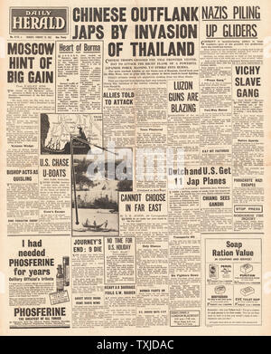 1942 front page Daily Herald truppe Cinesi entrare in Thailandia Foto Stock