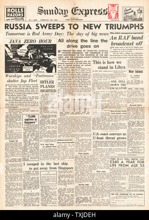 1942 front page Sunday Express le navi alleate e attacco aereo flotta giapponese off Bali e di assedio di Leningrado Foto Stock