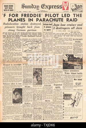 1942 front page Sunday Express British paracadutisti raid Francia Foto Stock