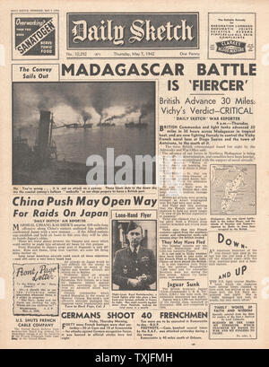 1942 front page schizzo quotidianamente le forze alleate terra sul Madagascar Foto Stock