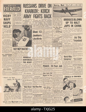 1942 front page Daily Herald battaglia per Kharkov, Francese navi da guerra in Martinica immobilizzato e cinese e giapponese di battaglia delle forze per la Birmania Road Foto Stock