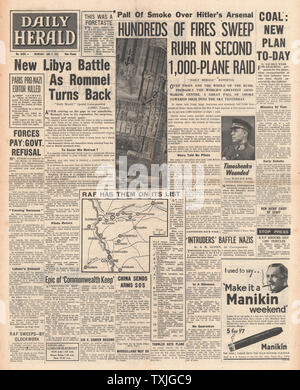 1942 front page Daily Herald battaglia per la Libia e la RAF per effettuare un altro 1.000 Bomber Raid su della Ruhr e di Essen Foto Stock