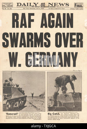 1942 front page Daily News RAF bombardamenti sulla Germania Foto Stock