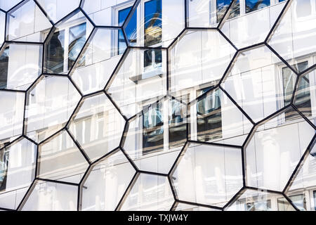 Vetrate moderne insonorizzante per esterno dell edificio - Bruxelles, Belgio. Foto Stock