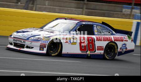 Dale Earnhardt Jr gare in NASCAR Coca-Cola 600 gara a Charlotte Motor Speedway in concordia, Carolina del Nord il 29 maggio 2011. UPI/nellâ Redmond . Foto Stock