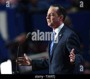 RNC Presidente Reince Priebus parla alla convenzione il giorno finale della Convention Nazionale Repubblicana a dall'Arena Quicken Loans in Cleveland Ohio sulla luglio 21, 2016. Donald Trump accetterà la nomina del Partito Repubblicano per la presidente di questa sera. Foto di Pat Benic/UPI Foto Stock