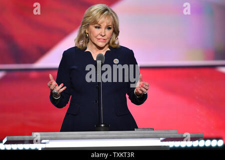 Governatore Maria Fallin di Oklahoma parlando il giorno finale della Convention Nazionale Repubblicana a dall'Arena Quicken Loans in Cleveland, Ohio, 21 luglio 2016.Il GOP a terminare la loro convenzione stasera con Donald Trump e Mike Pence che rappresentano i repubblicani contro il Partito Democratico ticket. Foto di Kevin Dietsch/UPI Foto Stock