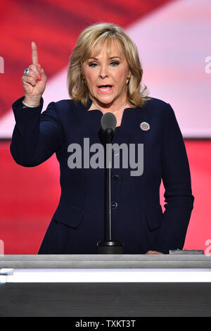 Governatore Maria Fallin di Oklahoma parlando il giorno finale della Convention Nazionale Repubblicana a dall'Arena Quicken Loans in Cleveland, Ohio, 21 luglio 2016.Il GOP a terminare la loro convenzione stasera con Donald Trump e Mike Pence che rappresentano i repubblicani contro il Partito Democratico ticket. Foto di Kevin Dietsch/UPI Foto Stock