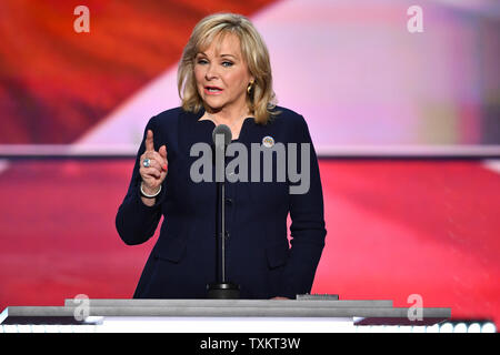 Governatore Maria Fallin di Oklahoma parlando il giorno finale della Convention Nazionale Repubblicana a dall'Arena Quicken Loans in Cleveland, Ohio, 21 luglio 2016.Il GOP a terminare la loro convenzione stasera con Donald Trump e Mike Pence che rappresentano i repubblicani contro il Partito Democratico ticket. Foto di Kevin Dietsch/UPI Foto Stock