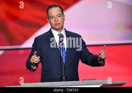 Reince Priebus, presidente del Comitato Nazionale Repubblicano, parlando nel giorno finale della Convention Nazionale Repubblicana a dall'Arena Quicken Loans in Cleveland, Ohio, 21 luglio 2016.Il GOP a terminare la loro convenzione stasera con Donald Trump e Mike Pence che rappresentano i repubblicani contro il Partito Democratico ticket. Foto di Kevin Dietsch/UPI Foto Stock