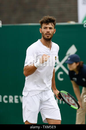 Devonshire Park, Eastbourne, Regno Unito. Il 25 giugno, 2019. Natura Valle Torneo Internazionale di Tennis; Juan Ignacio Londero (ARG) mostra emozione nella sua partita contro Jay Clarke (GBR) Credito: Azione Sport Plus/Alamy Live News Foto Stock