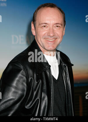 Attore Kevin Spacey arriva a un photocall per il film HBO "raccontano" durante la trentaquattresima American Film Festival di Deauville a Deauville, Francia il 9 settembre 2008. (UPI foto/David Silpa) Foto Stock