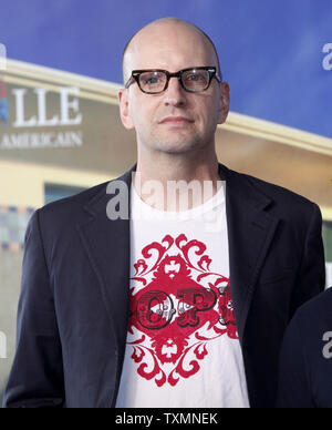 Regista Steven Soderbergh arriva a un photocall per il film 'L'informatore!' durante la trentacinquesima American Film Festival di Deauville a Deauville, Francia il 9 settembre 2009. UPI/David Silpa Foto Stock