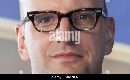 Regista Steven Soderbergh arriva a un photocall per il film 'L'informatore!' durante la trentacinquesima American Film Festival di Deauville a Deauville, Francia il 9 settembre 2009. UPI/David Silpa Foto Stock