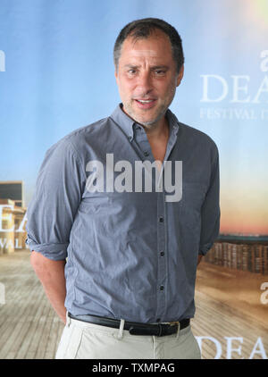 Eric Mendelsohn arriva a un photocall per il film "3 cortili' durante la trentaseiesima American Film Festival di Deauville a Deauville, Francia il 7 settembre 2010. UPI/David Silpa Foto Stock