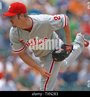 Philadelphia Phillies a partire lanciatore Adam Eaton getta contro il Colorado Rockies nel secondo inning al Coors Field di Denver su luglio 8, 2007. Il Phillies sarà il primo sport professionali franchising a perdere 10.000 giochi con una perdita per le Montagne Rocciose di oggi. (UPI foto/Gary C. Caskey) Foto Stock