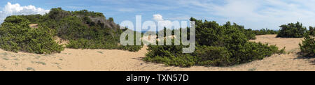 Issos Beach con grandi dune di sabbia sull'isola di Corfu Foto Stock