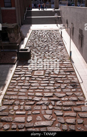 Germania, Colonia, antico porto romano street vicino alla cattedrale. Deutschland, Koeln, alte roemische Hafenstrasse nahe Dom. Foto Stock