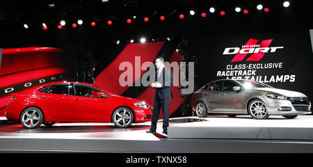 Reid Bigland, Presidente e CEO di Dodge svela la nuova Dodge Dart al 2012 North American International Auto Show al Cobo Center di Detroit, 9 gennaio 2012. UPI/Mark Cowan Foto Stock