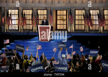 Candidato presidenziale democratico Sen. Barack Obama offre il suo discorso durante il giorno finale della Convenzione Nazionale Democratica a Invesco Field at Mile High a Denver il 28 agosto 2008. (UPI foto/Kevin Dietsch) Foto Stock