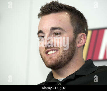 NASCAR Nationwide Series Championship contender, Austin Dillon, attualmente terzo in classifica con 1187 punti, risponde alle domande durante una conferenza stampa presso la Homestead-Miami Speedway a Homestead, Florida il 15 novembre 2012. Unità Dillon auto # 3, Bass Pro Shops Chevrolet gareggerà nella Ford EcoBoost 300 campionato su Sabato, 17 novembre 2012 durante la Ford Championship weekend. .UPI/Joe Marino-Bill Cantrell Foto Stock