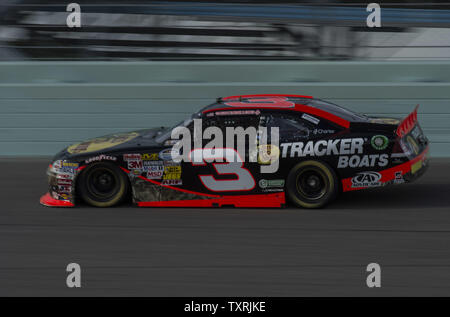 NASCAR Nationwide Series Championship contender, Austin Dillon, attualmente terzo in classifica con 1187 punti, pratiche al Homestead-Miami Speedway a Homestead, Florida il 16 novembre 2012. Unità Dillon auto # 3, Bass Pro Shops Chevrolet gareggerà nella Ford EcoBoost 300 campionato su Sabato, 17 novembre 2012 durante la Ford Championship weekend. .UPI/Joe Marino-Bill Cantrell Foto Stock