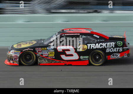 NASCAR Nationwide Series Championship contender, Austin Dillon, attualmente terzo in classifica con 1187 punti, pratiche al Homestead-Miami Speedway a Homestead, Florida il 16 novembre 2012. Unità Dillon auto # 3, Bass Pro Shops Chevrolet gareggerà nella Ford EcoBoost 300 campionato su Sabato, 17 novembre 2012 durante la Ford Championship weekend. .UPI/Joe Marino-Bill Cantrell Foto Stock