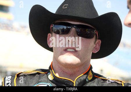 NASCAR Nationwide Series Championship contender, Austin Dillon, attualmente terzo in classifica con 1187 punti, si prepara per la sua manche di qualificazione al Homestead-Miami Speedway a Homestead, Florida il 17 novembre 2012. Unità Dillon auto # 3, Bass Pro Shops Chevrolet gareggerà nella Ford EcoBoost 300 campionato. .UPI/Joe Marino-Bill Cantrell Foto Stock