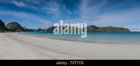 Ramberg Beach, Isole Lofoten in Norvegia. Foto Stock