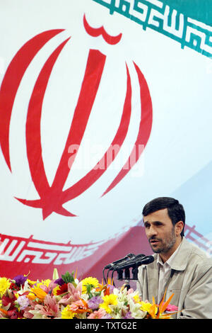 Il presidente dell'Iran Mahmoud Ahmadinejad parla durante la sua conferenza stampa a Tehran, Iran il 18 settembre 2008. (UPI foto/STR) Foto Stock