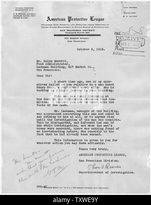 American League protettivo a U. S. Il cibo Administration re: Henry Voss, campo di applicazione e il contenuto: Questa lettera è stata ricevuta dalla California Amministratore di cibo dalla American League protettivo. La lega è stata una organizzazione patriottica che spiato su individui e aziende e ha riferito accuse di cibo-accaparramento e ad altre agenzie delle Nazioni unite-American attività. La lega è stata interessata in modo particolare German-Americans e sospetti sympathsizers tedesco. Foto Stock