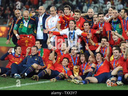 La Spagna celebra seguendo la FIFA World Cup match finale al Soccer City Stadium di Johannesburg, Sud Africa sulla luglio 11, 2010. UPI/Chris Brunskill Foto Stock