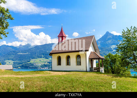 Kapelle, Chiesa sul Walensee (Lago di Walen) in Beltis vicino a Weesen, Amden. San Galen, Glarona, Svizzera Foto Stock
