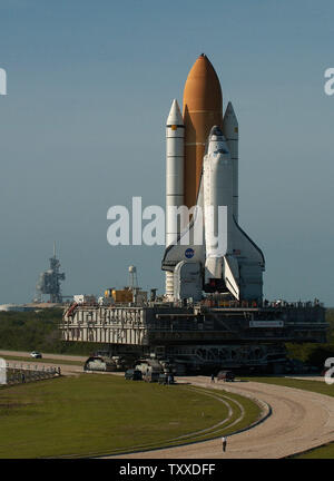 I complessi di lancio 39b attende l'arrivo della navetta spaziale 'scoperta' Come iniziano i preparativi finali per il lancio di NASA il ritorno al volo su mision STS 114. Il lancio è previsto per non prima di maggio 15, 2005. Questo è il primo lancio poiché la Columbia disaster oltre due anni fa. (UPI foto/Marino/Cantrell) Foto Stock