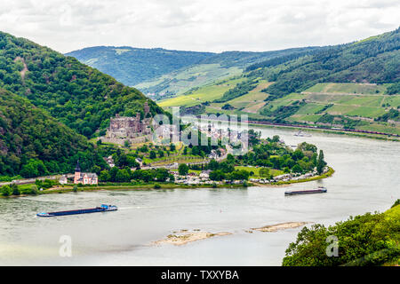 Castello Burg Reichenstein sul Medio Reno River Valley (Mittelrhein) vicino a Rudesheim am Rhein, Bingen. Assmanshausen, Hessen, Germania. Unesco Foto Stock