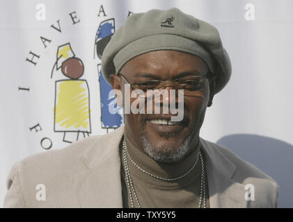 Attore e honoree Samuel L. Jackson arriva sul tappeto rosso al Ho un Dream Foundation ottava edizione del Gospel Brunch presso la House of Blues di West Hollywood, la California il 29 gennaio 2006. (UPI foto/David Silpa) Foto Stock