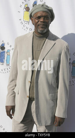 Attore e honoree Samuel L. Jackson arriva sul tappeto rosso al Ho un Dream Foundation ottava edizione del Gospel Brunch presso la House of Blues di West Hollywood, la California il 29 gennaio 2006. (UPI foto/David Silpa) Foto Stock