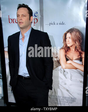 Attore Vince Vaughn, che co-stars nella commedia romantica motion picture "rottura" con l'attrice Jennifer Aniston, arriva per la premiere del film a Los Angeles, la California il 22 maggio 2006. Il filmato si apre negli Stati Uniti il 2 giugno. (UPI foto/Jim Ruymen) Foto Stock