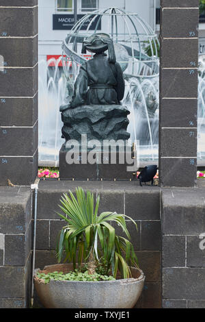 Infante Dom Henrique statua da Santa Caterina Park a Funchal, Madeira, Portogallo, Unione Europea Foto Stock