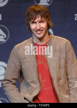 Il cantante James Blunt viene introdotto durante la 49th Annual Grammy Awards candidature news conferenza a Los Angeles il 7 dicembre 2006. Blunt ha ricevuto cinque nomination, mentre R&B la cantante Mary J. Blige, soprannominato "Regina di Hip-Hop/Soul' per il suo stile appassionato, ha portato i contendenti per il Grammy Awards con otto nomination, hanno detto gli organizzatori del giovedì. (UPI foto/Jim Ruymen) Foto Stock