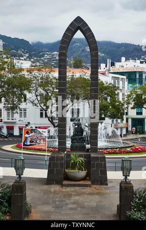 Infante Dom Henrique statua da Santa Caterina Park a Funchal, Madeira, Portogallo, Unione Europea Foto Stock