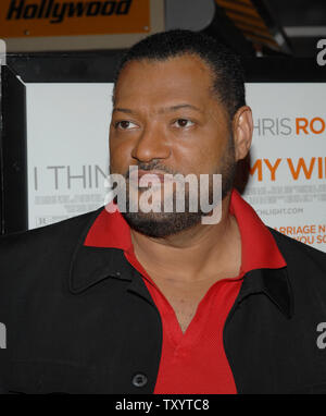 Attore Laurence Fishburne arriva per la premiere del drammatico commedia romantica motion picture 'credo io amo mia moglie' al ArcLight Glossari Affini Cupola della sezione di Hollywood di Los Angeles il 7 marzo 2007. (UPI foto/Jim Ruymen) Foto Stock