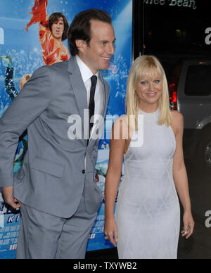 Arnett e sua moglie Amy Poehler, membri del cast in motion picture sport commedia "pale di gloria' arrivano per la premiere del film in corrispondenza di Grauman's Chinese Theater nella sezione di Hollywood di Los Angeles il 28 marzo 2007. (UPI foto/Jim Ruymen) Foto Stock